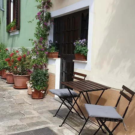 Ground-floor Laguna 01 Apartamento *